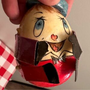 Vintage ornament, De Sela Humpty Dumpty. In tact in great shape for its age. egg